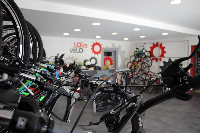 Intérieur du magasin de vélos Campione Sutera